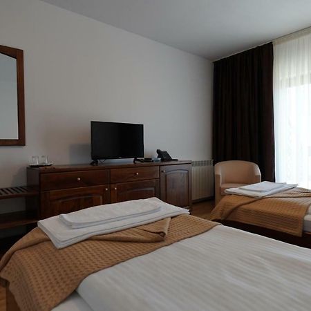 Conacul Lacurilor Hotel Băile Herculane Zewnętrze zdjęcie