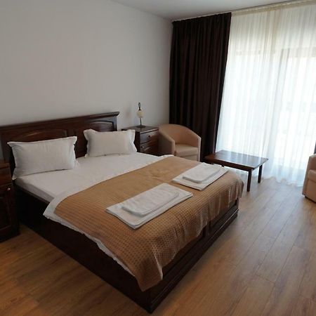 Conacul Lacurilor Hotel Băile Herculane Zewnętrze zdjęcie