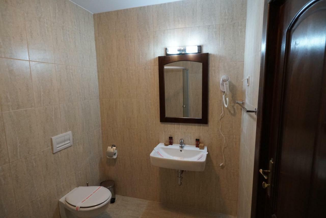Conacul Lacurilor Hotel Băile Herculane Zewnętrze zdjęcie