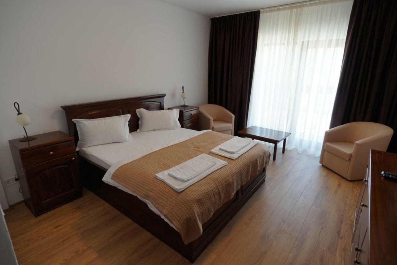 Conacul Lacurilor Hotel Băile Herculane Zewnętrze zdjęcie
